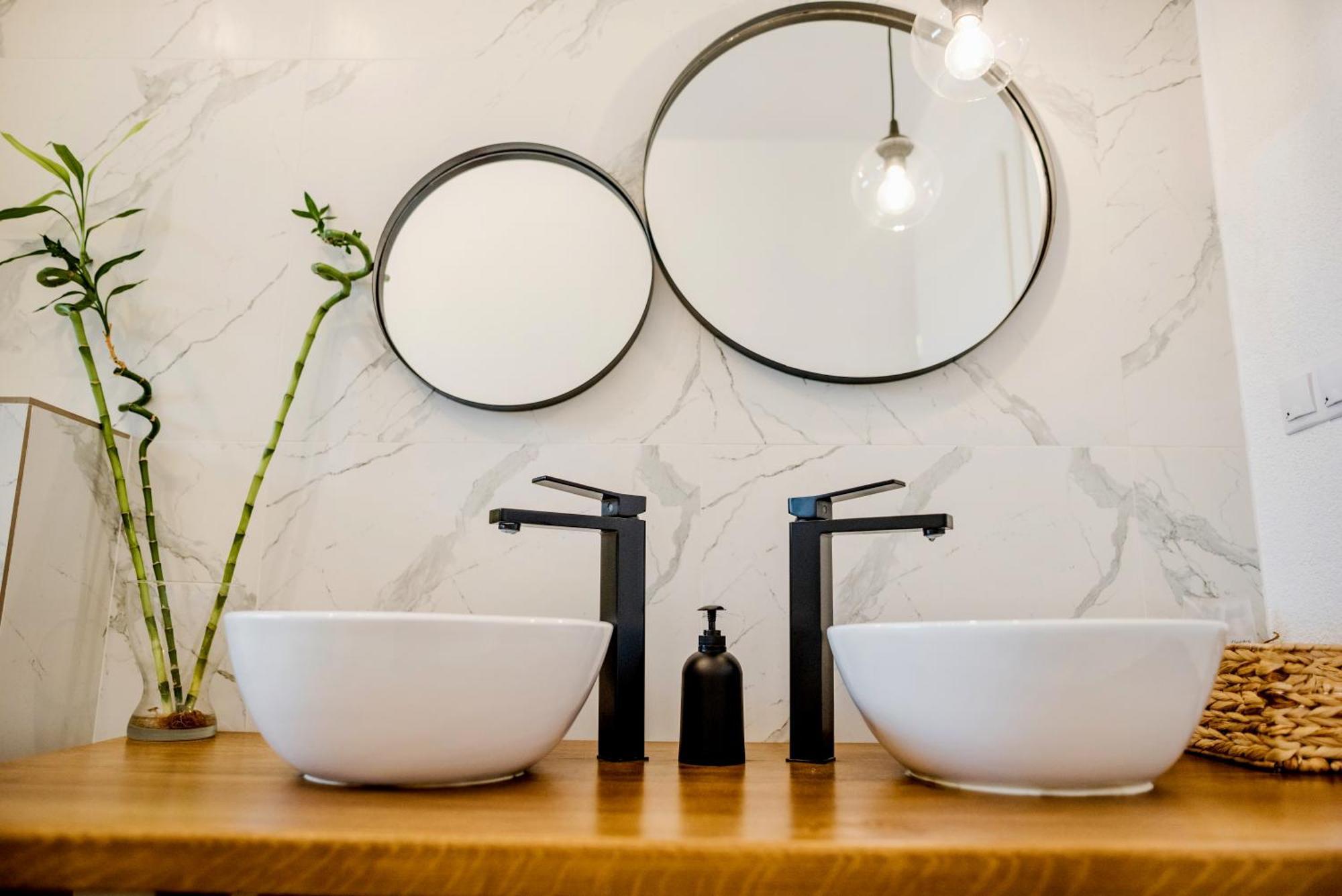 Amazing Mountain View Apartment Sibiu Bagian luar foto