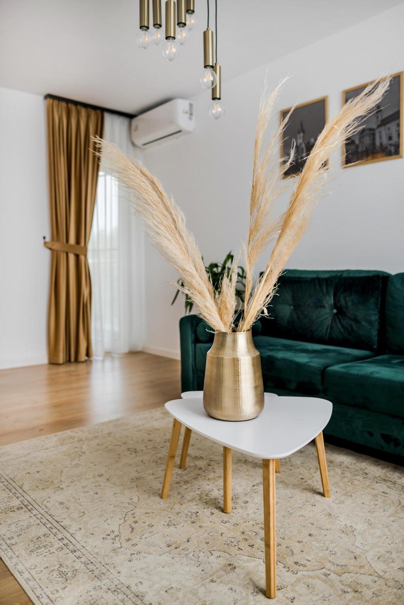 Amazing Mountain View Apartment Sibiu Bagian luar foto